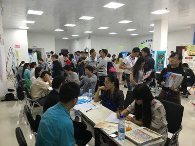 高世文调研南昌市2025年初夏大型综合人才招聘会